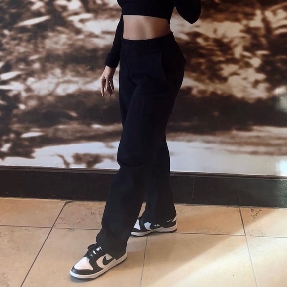 TNA COZY MEGA CARGO SWEATS - Picture 3 of 4